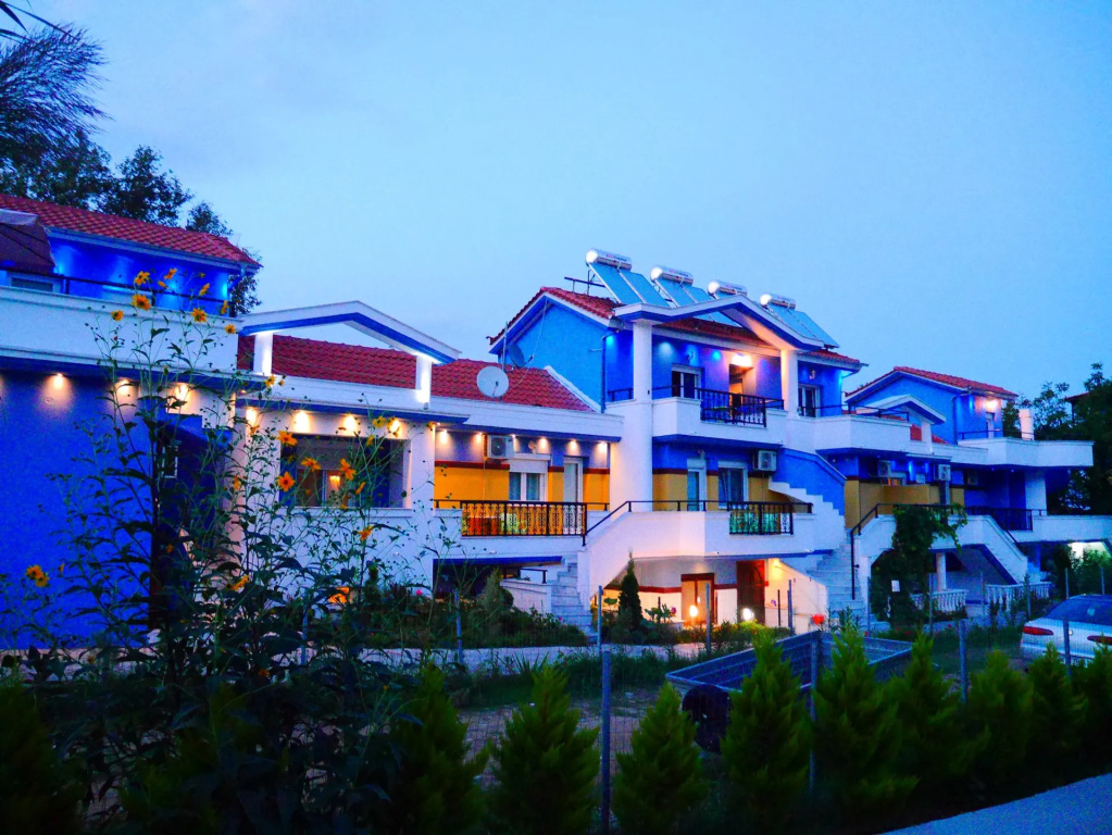 Blue Sea Beach Hotel - 3