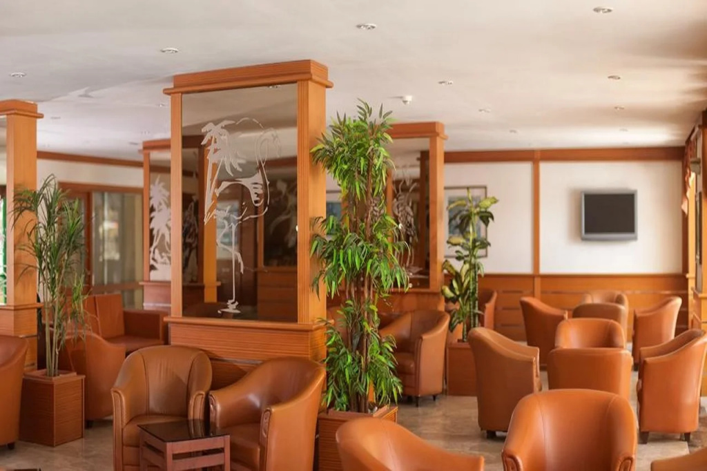 Lobby & Reception