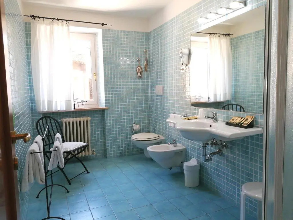 Deluxe Double room (full double bed)