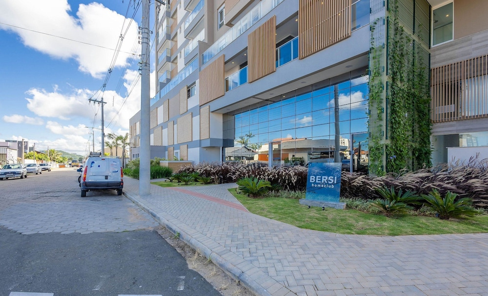 Apt in Condo w/ Pool and Sea View - Bhc1206