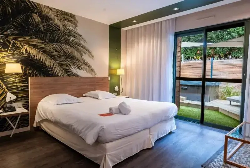 1 Bedroom Standard Double room with garden view (full double bed)