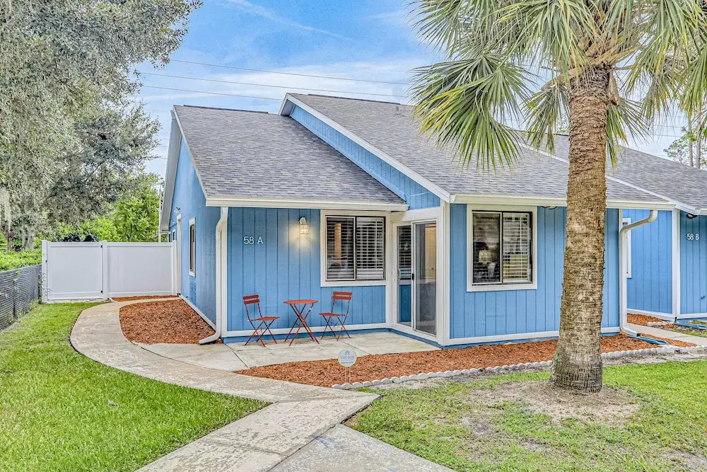 Charming Home Near Beach & Golf With Central AC & Patio - Dog-friendly