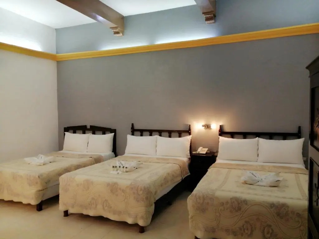 Standard Triple room