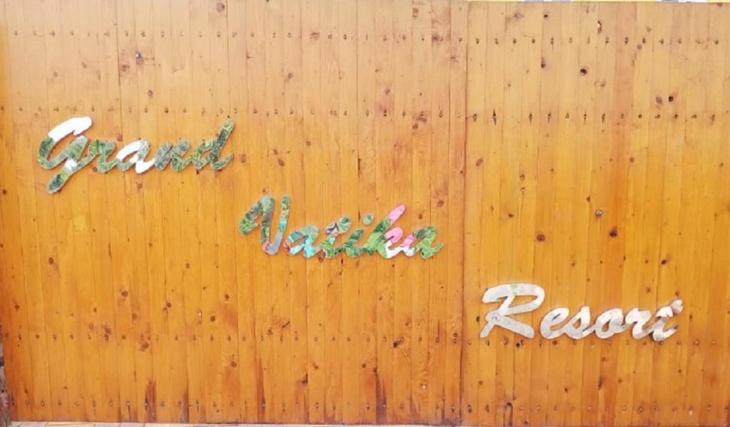 Grand Vatika Resort