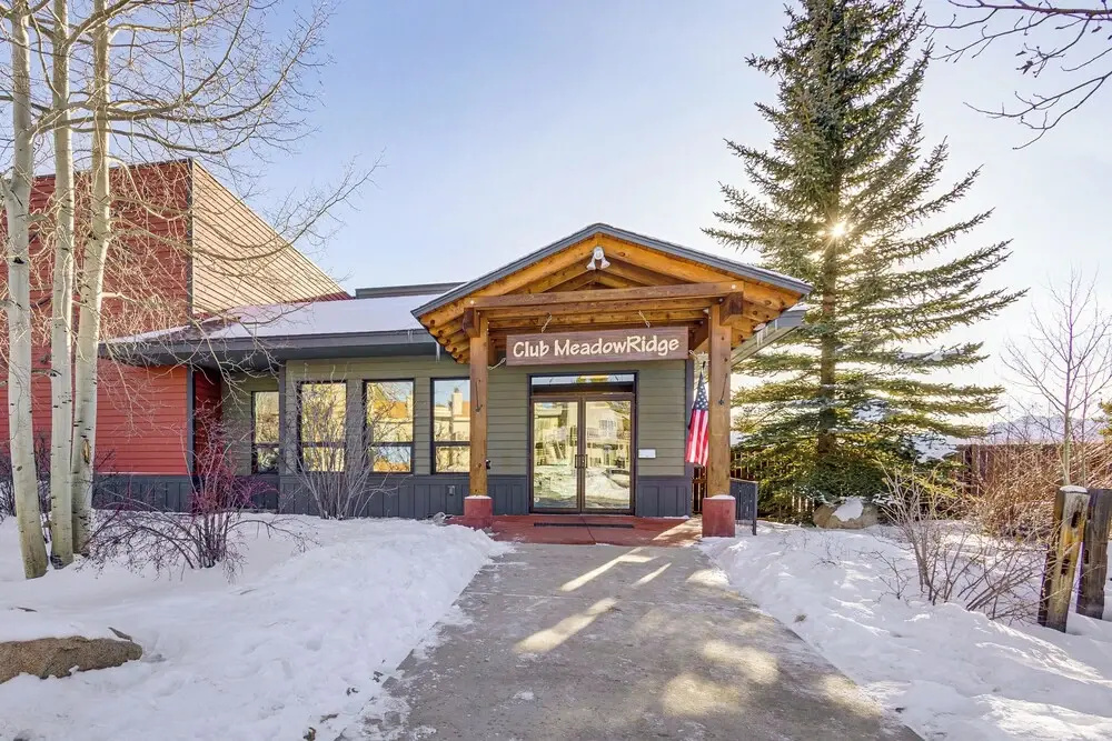 Cozy Condo: Steps to Free Winter Park Shuttle!