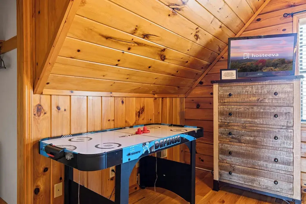 Bear Hideaway Cozy 3BR Cabin - фото 12