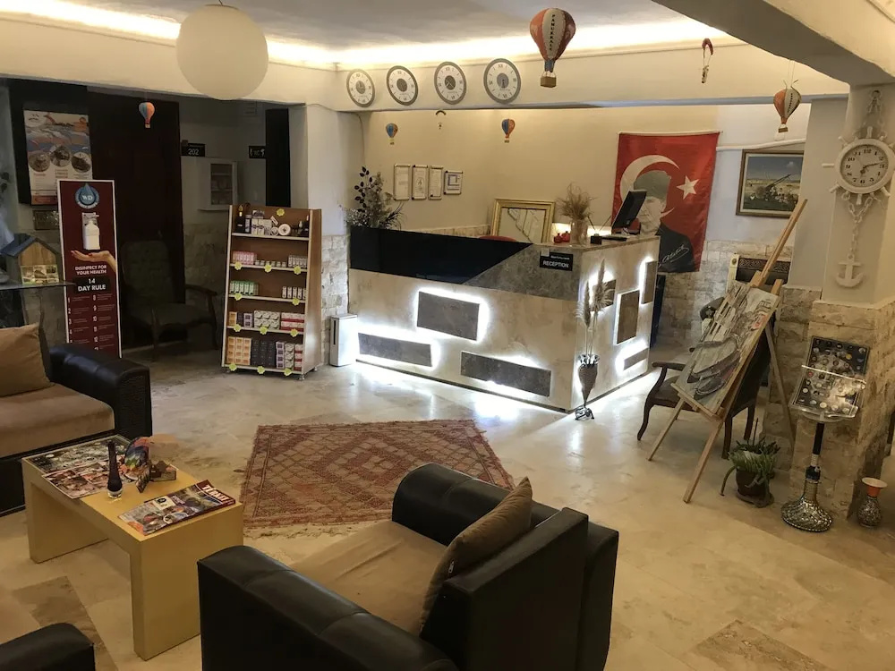 Lobby & Reception