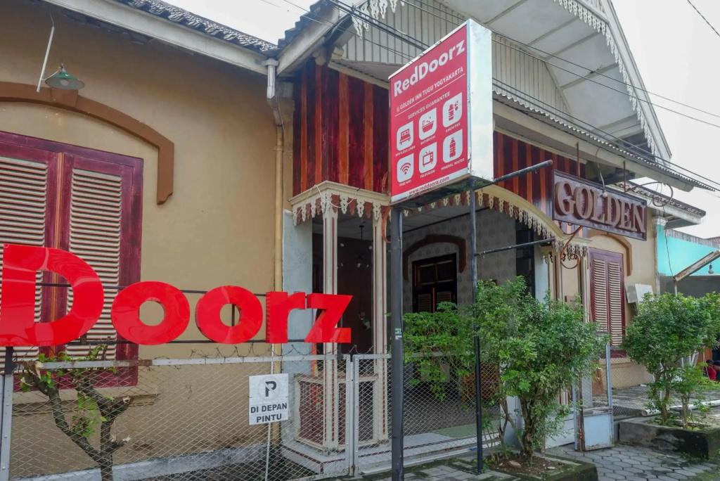 RedDoorz At Golden Inn Tugu Yogyakarta