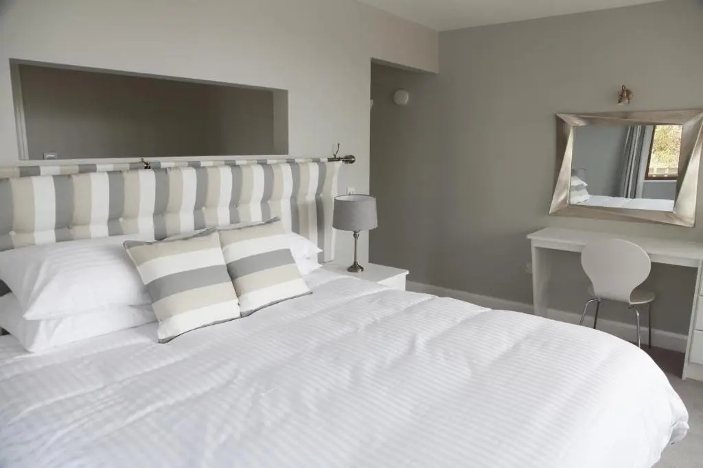 Double Junior Suite with balcony and with sea view full double bed