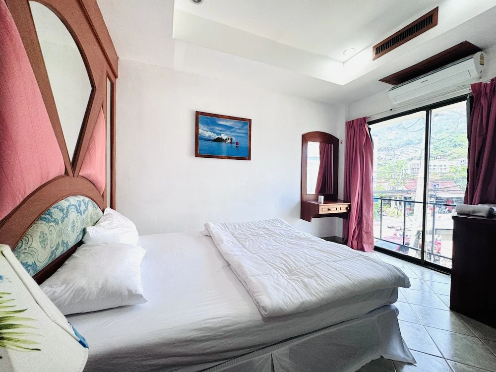 Economy room