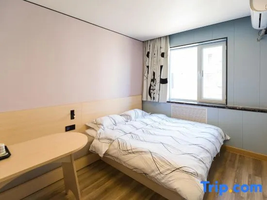 Deluxe Double room (full double bed)