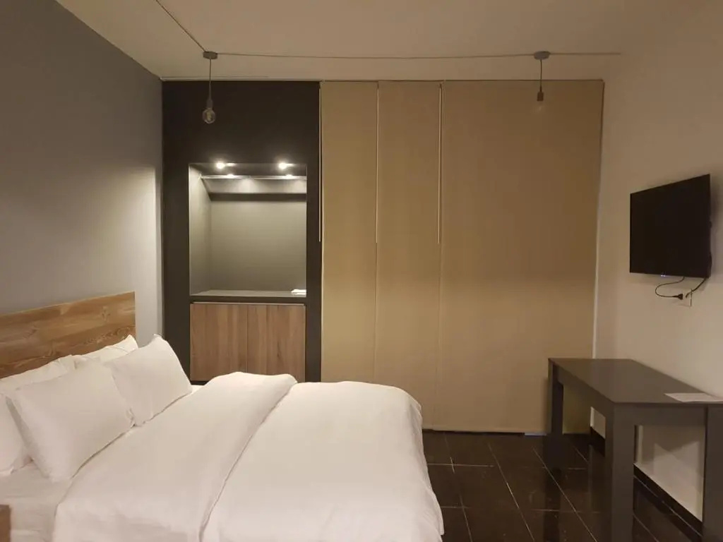 Economy room