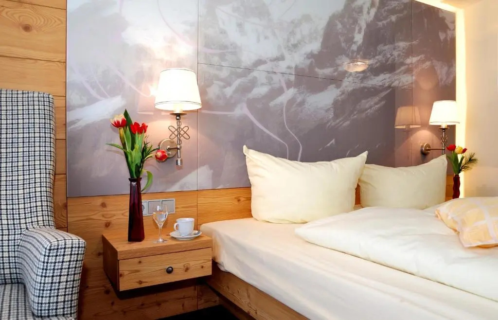 Landhotel Böld and Restaurant Uhrmacher Oberammergau - Chambres