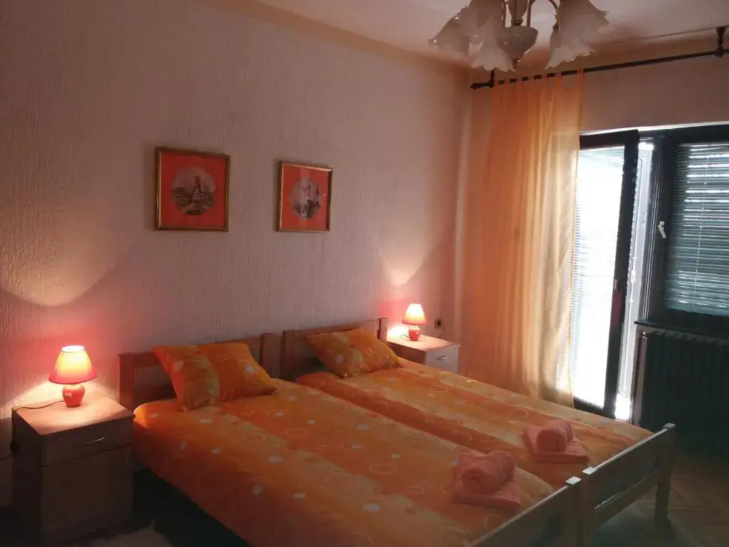 Standard Double room with balcony (full double bed)