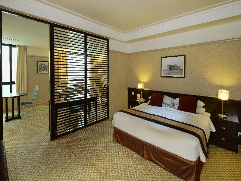 Pacific Regency Hotel Suites