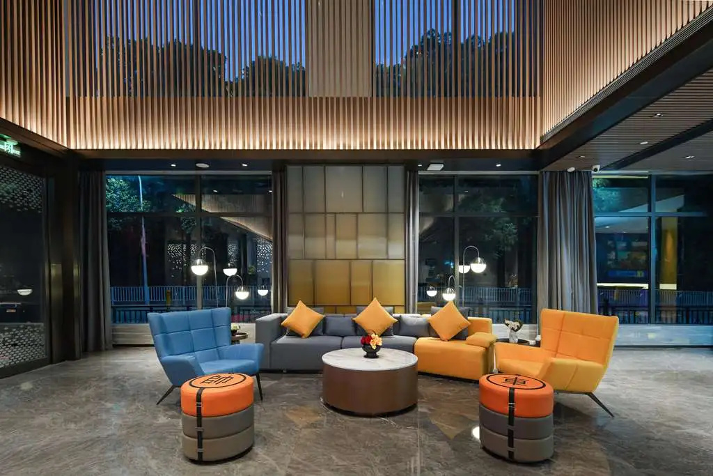 Lobby & Reception