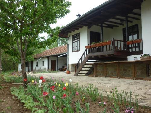 Отель Rastovets Guesthouse в Аспарухово