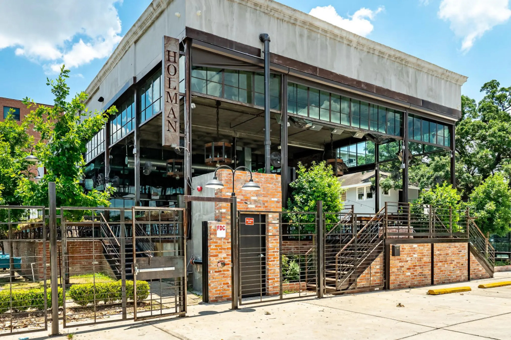 Mid Main Lofts #6220 | Relaxing & modern studio loft | Midtown