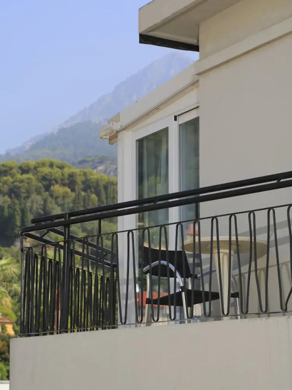 Standard Double room with balcony and with garden view (full double bed)