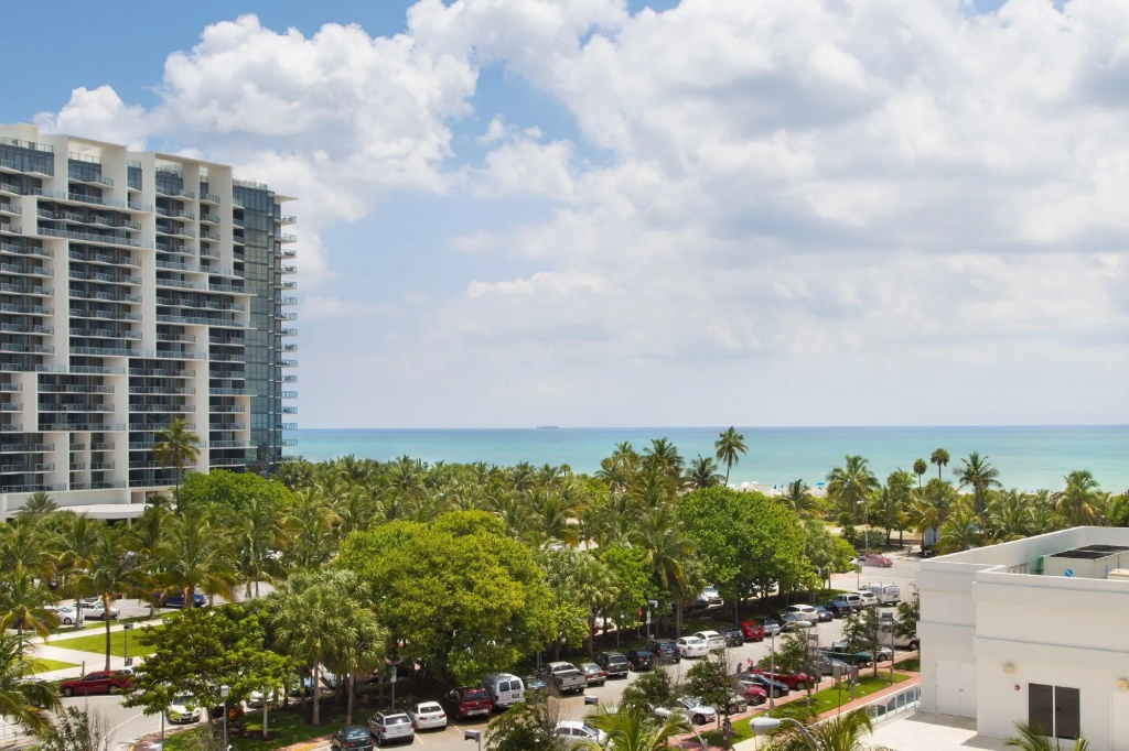 Beach & Waterfront