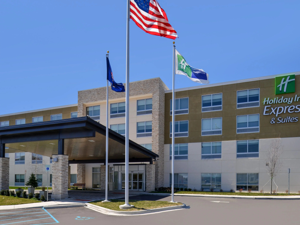 Holiday Inn Express & Suites Brighton South - US 23 by IHG
