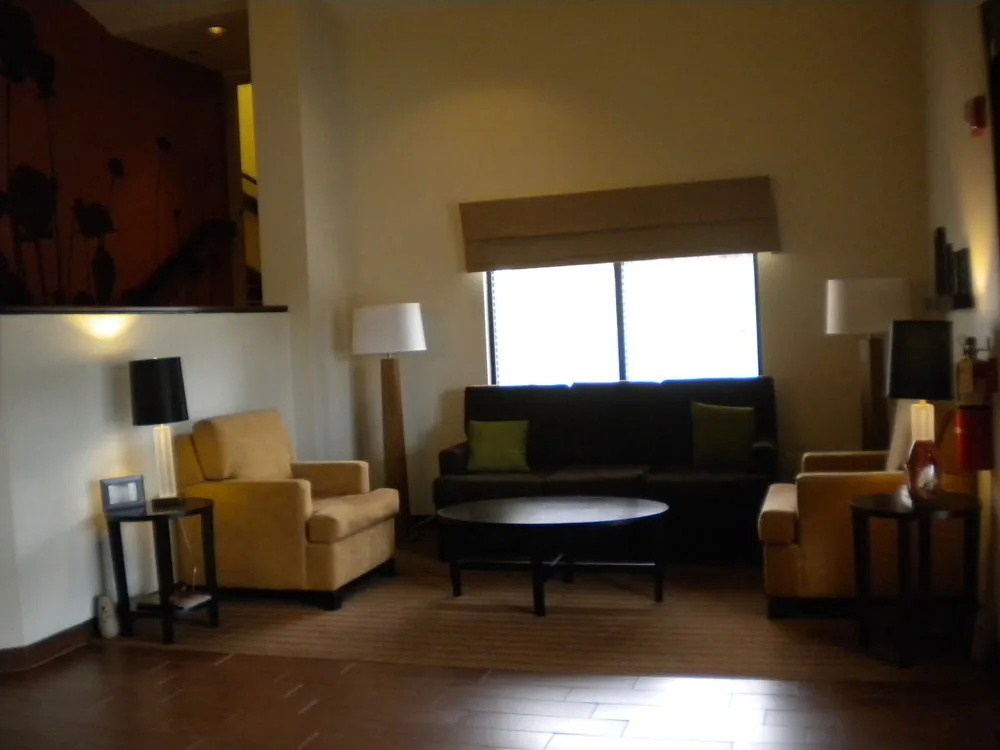 Lobby & Reception