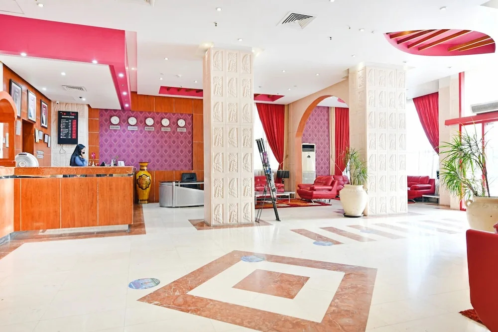 Lobby & Reception