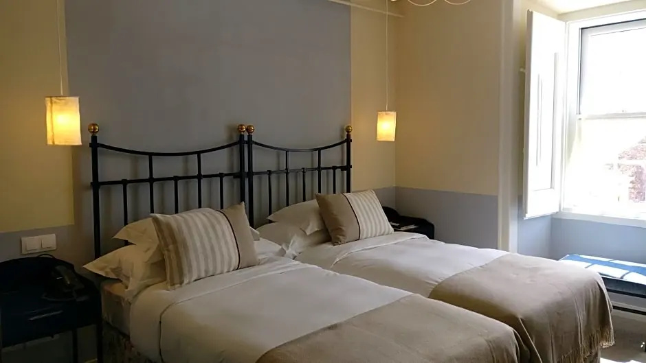 Classic Double room (full double bed)