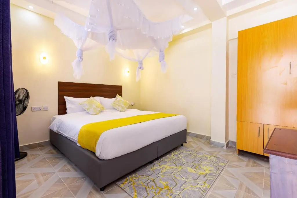 Standard Double room (full double bed)