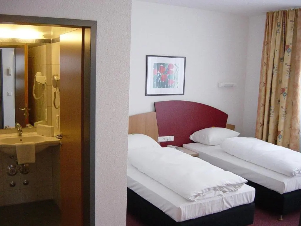 Standard Double room (full double bed)