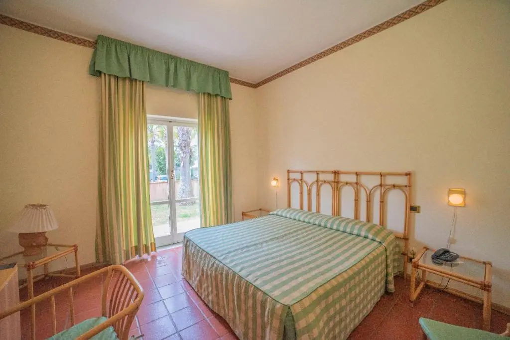 Economy room