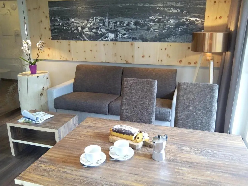 2 Bedrooms Apartment