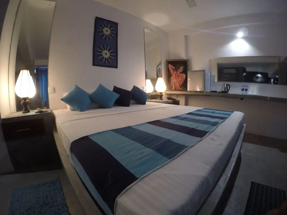 Deluxe Double room with balcony and with view (full double bed)
