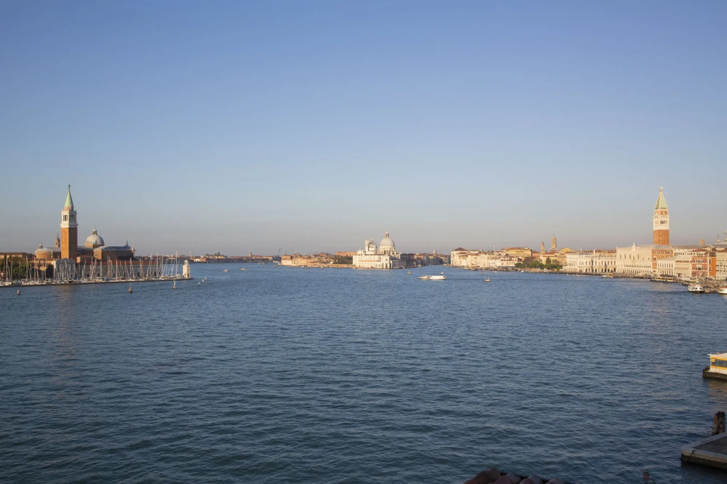 Beach & Waterfront
