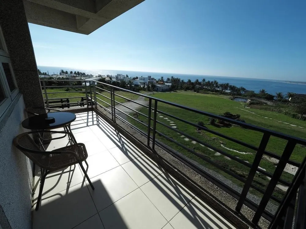 Standard Double room with ocean view (full double bed)