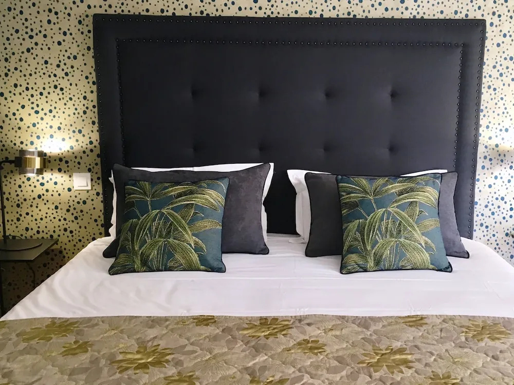 Standard Double room with balcony (full double bed)