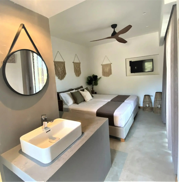 Superior Double room with garden view (full double bed)