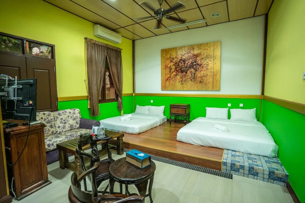 Lost Paradise Resort