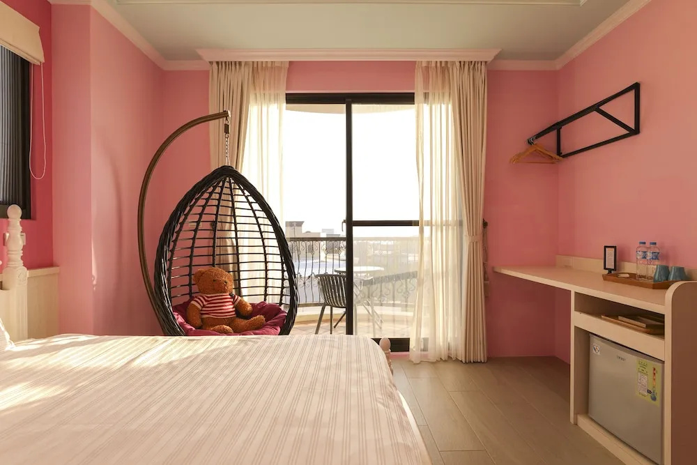 Standard Double room with balcony and with ocean view (full double bed)