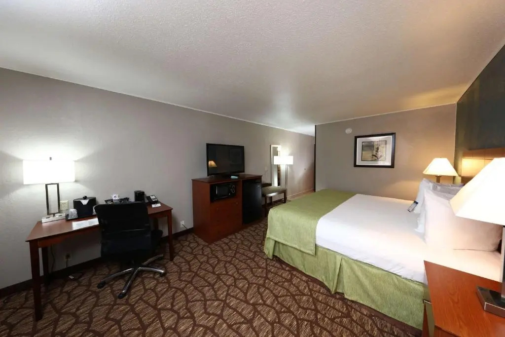 AmericInn by Wyndham Grand Rapids Airport North - Chambres