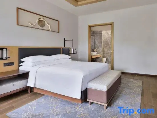 1 Bedroom Double Suite with garden view (full double bed)