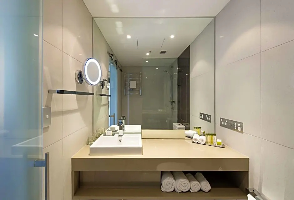 Standard Quadruple room with harbour view