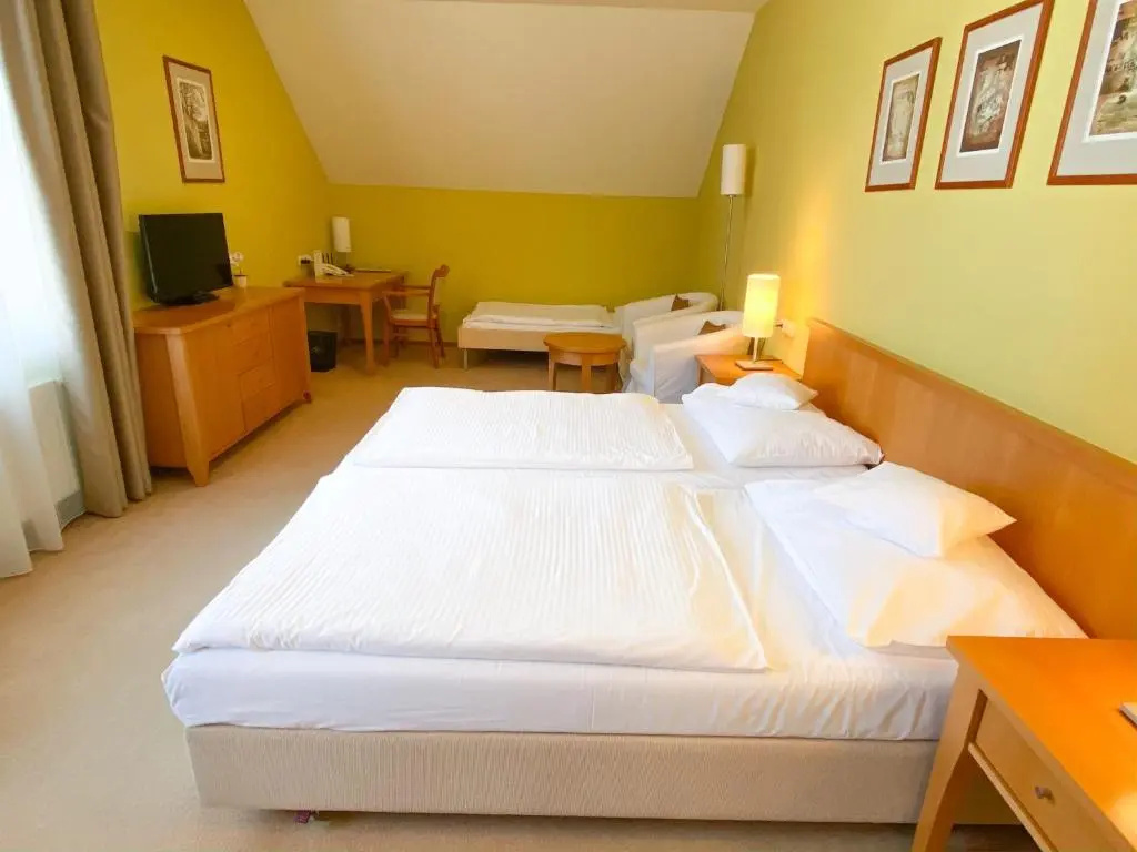 Triple room