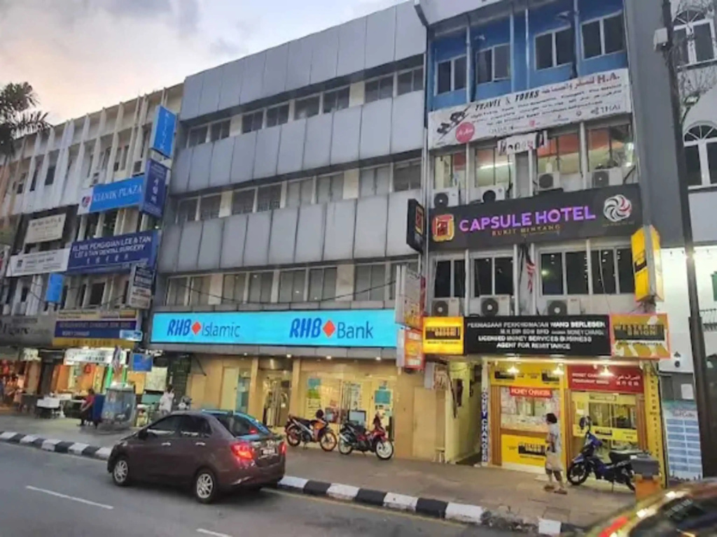 Oyo 91036 J Capsule Hotel @ Jalan Bukit Bintang in Kuala Lumpur