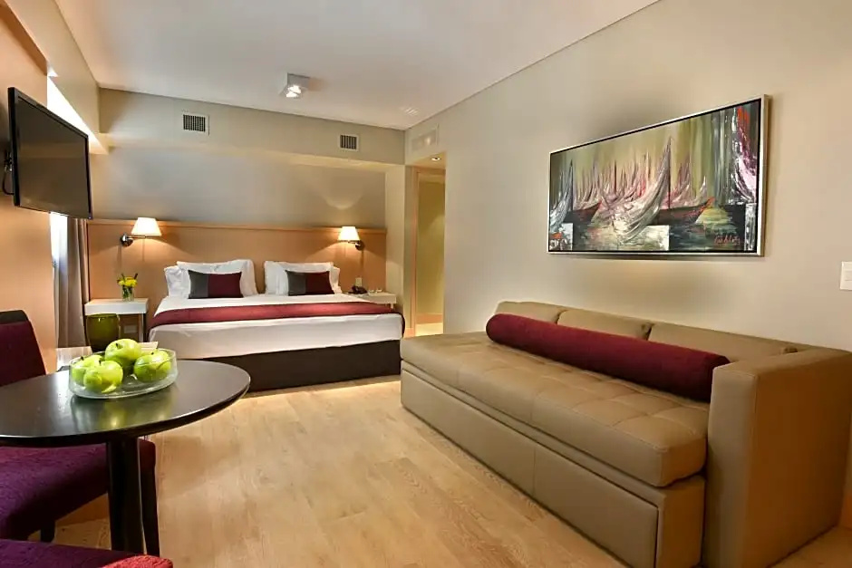 Double Suite (full double bed)