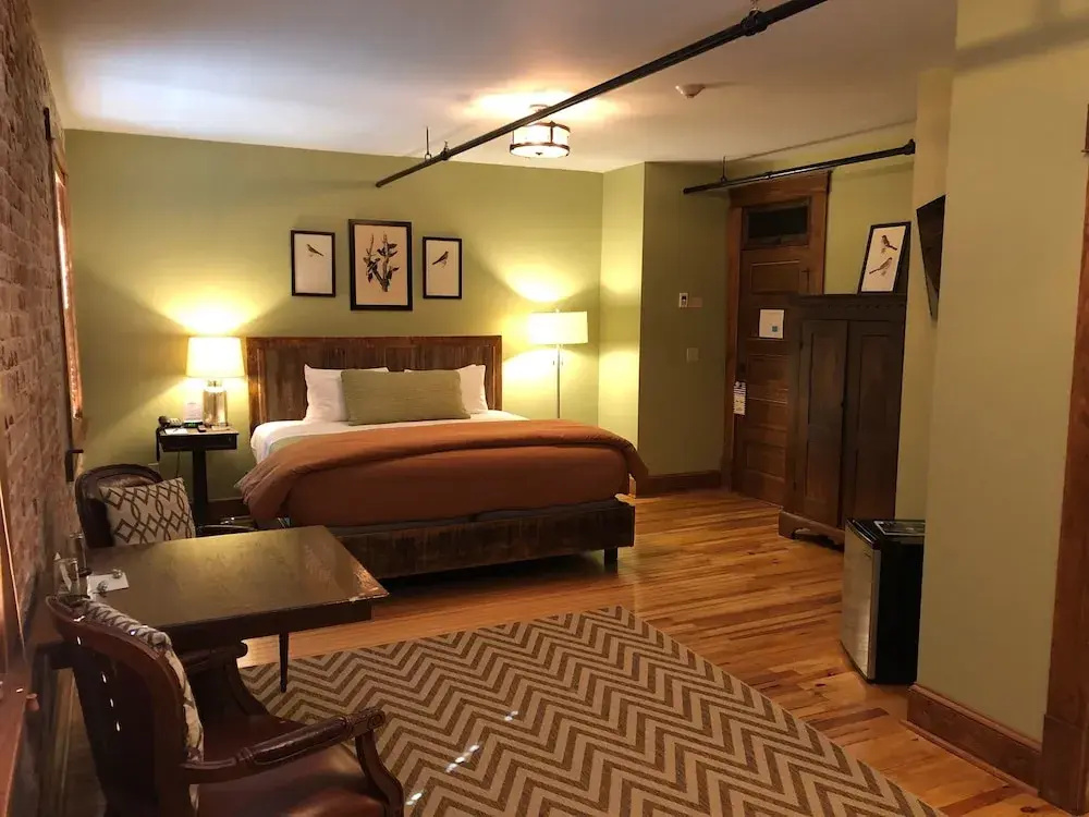 Standard Double room with river view (full double bed)