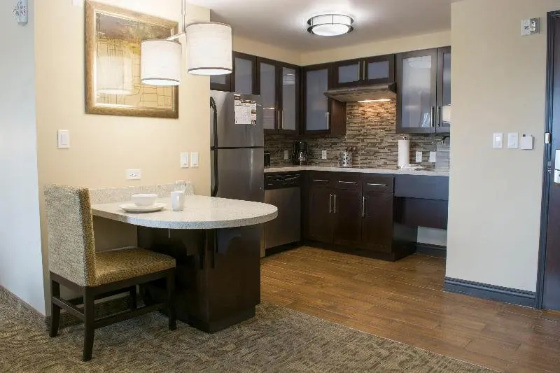 Staybridge Suites Chihuahua - Chambres