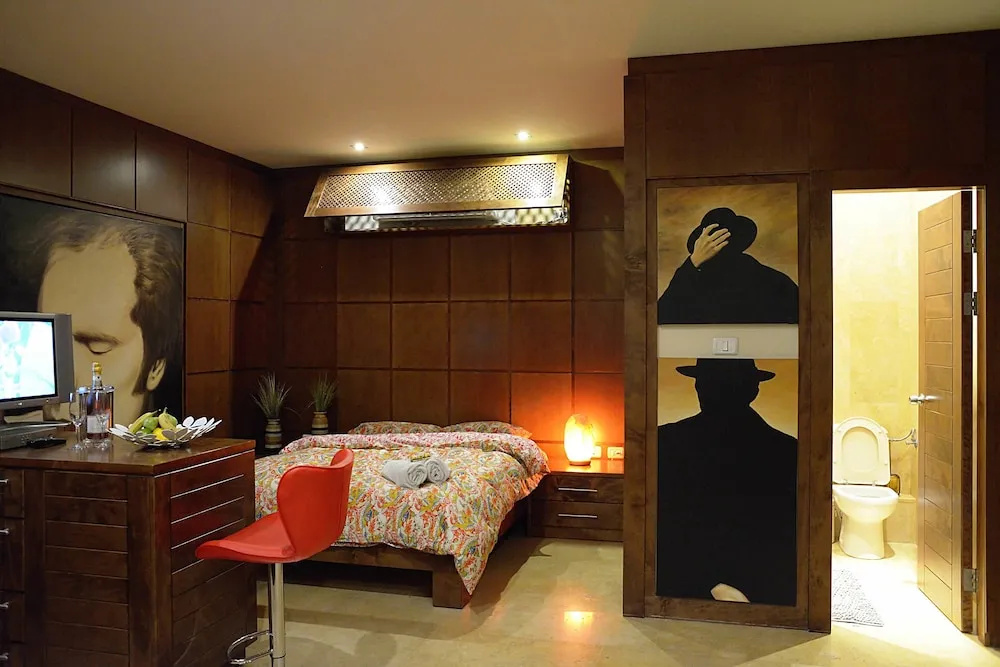 Luxury Suite