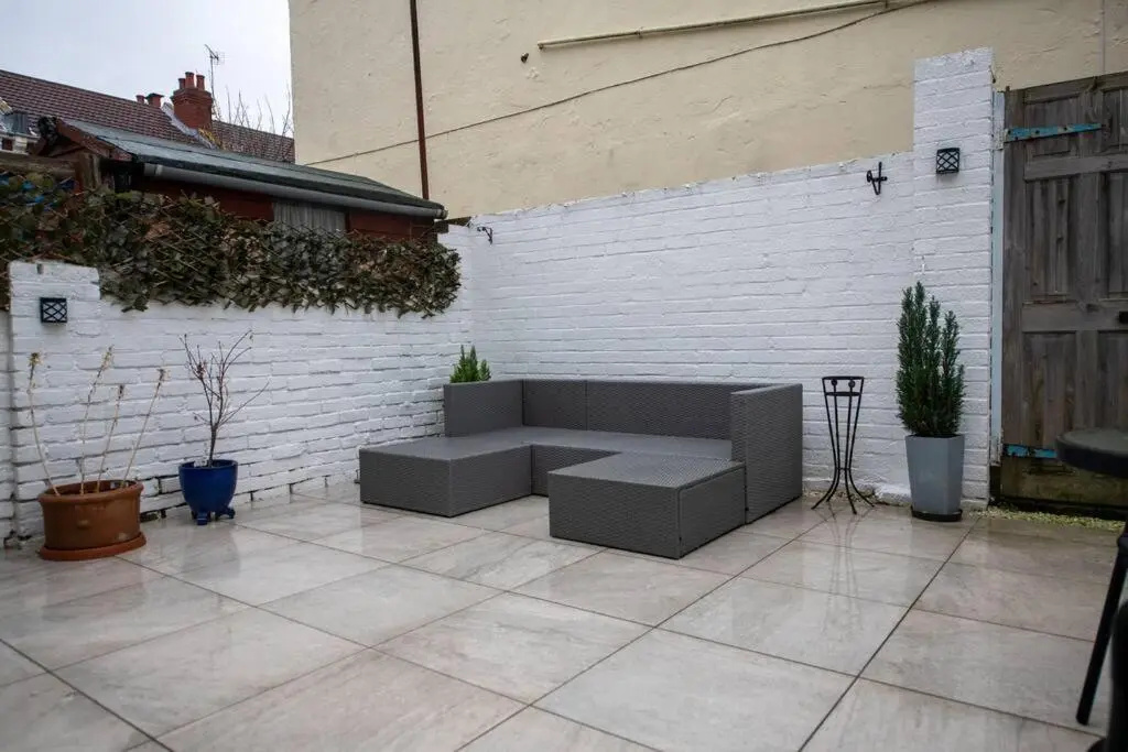 Super stylish, large 3 bedroom Victorian House in Southsea