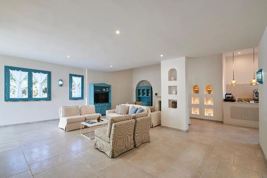 Lobby & Reception